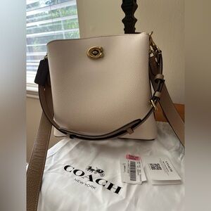 NWOT Coach Willow Bucket Bag in Chalk Colorblock